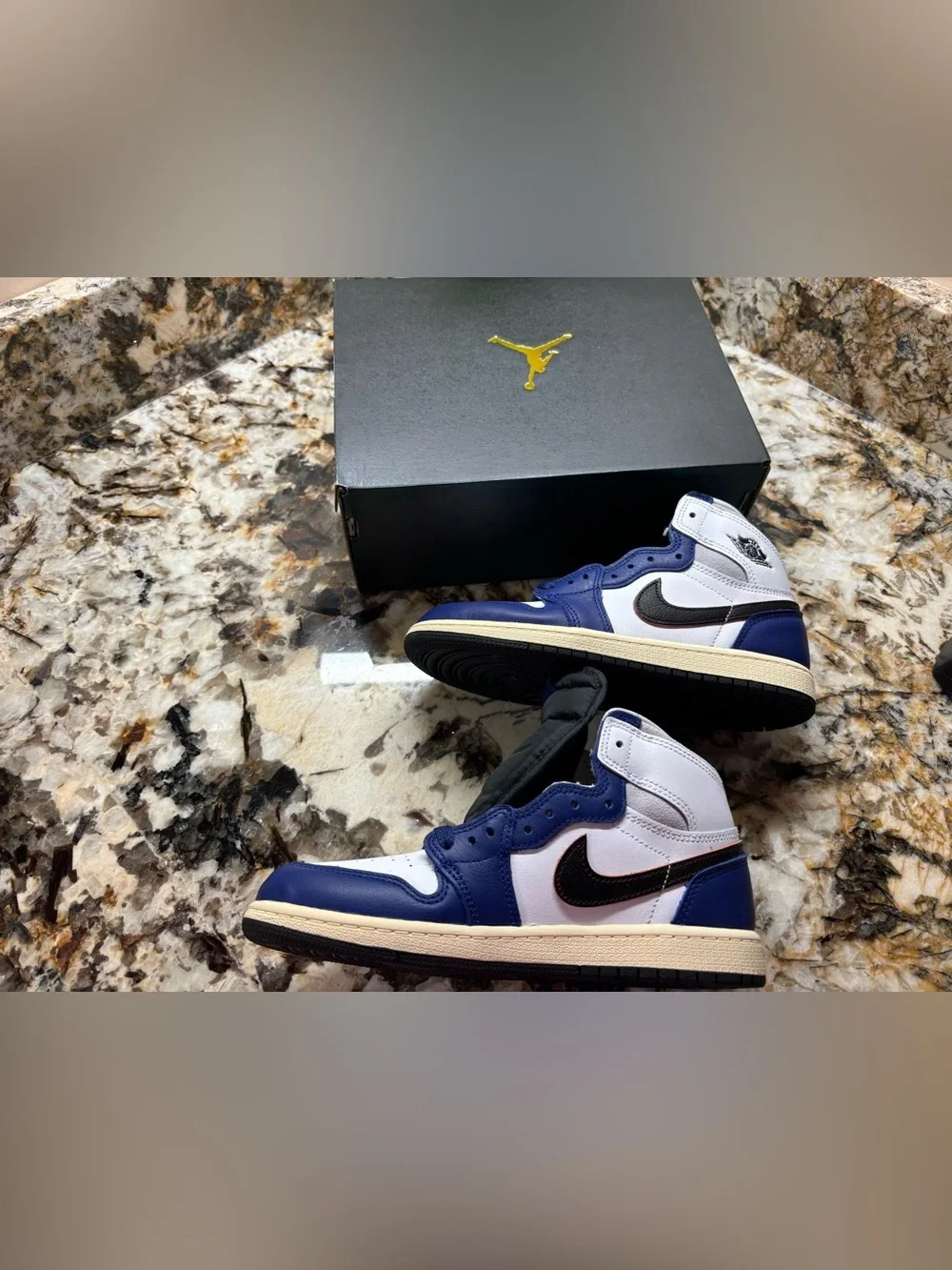 Jordan 1 High - White/Navy/Black